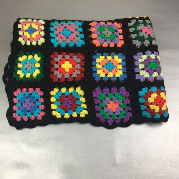Vintage handmade granny square Afghan blanket - Picture 2 of 9